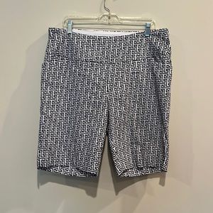 Soft Surroundings 10 inch super stretchy shorts PXL NWT